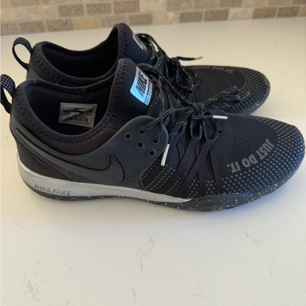 Nike Women's Black Training Shoes size 11.5 *Excellent - Picture 2 of 5